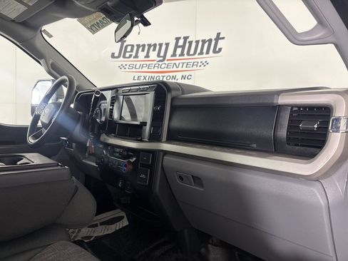 Used 2024 Ford F350 XLT w/ FX4 Off-Road Package AWD/4WD image 28