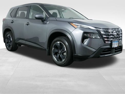 Used 2024 Nissan Rogue SV AWD/4WD image 2