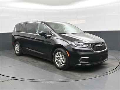 Used 2024 Chrysler Pacifica Touring-L