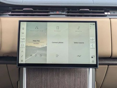 New 2025 Land Rover Range Rover SE image 12