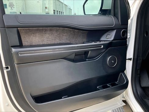 Used 2021 Ford Expedition Limited RWD image 19
