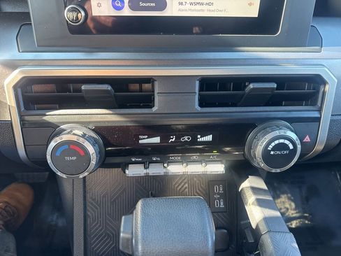 Used 2025 Toyota 4Runner SR5 image 17