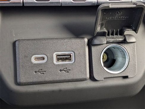 Used 2021 Chevrolet Silverado 1500 Custom image 24