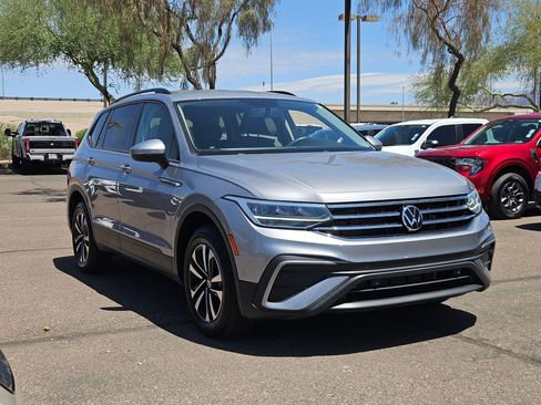 Used 2022 Volkswagen Tiguan S FWD image 3