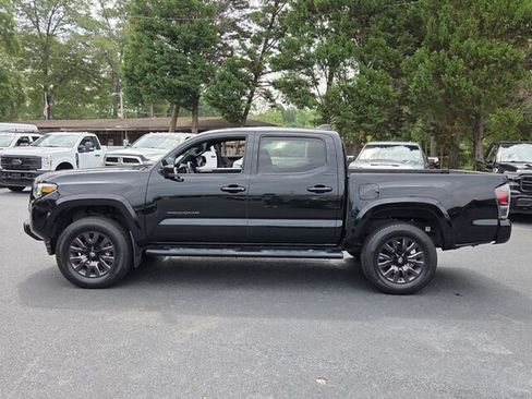 Used 2022 Toyota Tacoma Limited w/ Nightshade Package AWD/4WD image 5