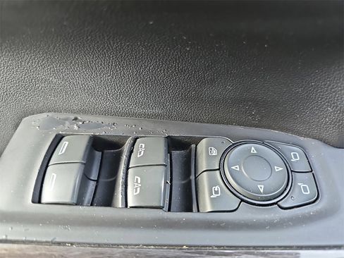 Used 2019 Chevrolet Silverado 1500 LTZ w/ LTZ Premium Package image 27