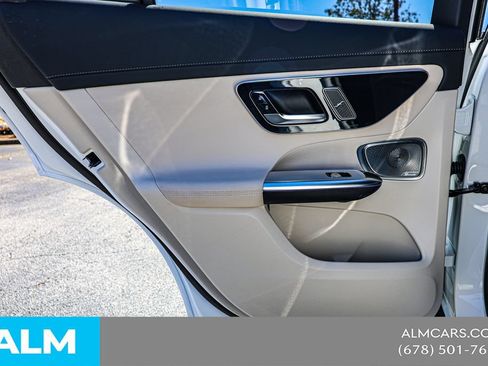 Used 2025 Mercedes-Benz GLC 300 4MATIC image 46