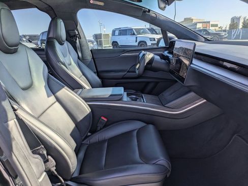 Used 2022 Tesla Model X image 22