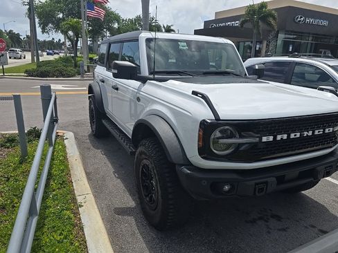 Used 2023 Ford Bronco Wildtrak image 12