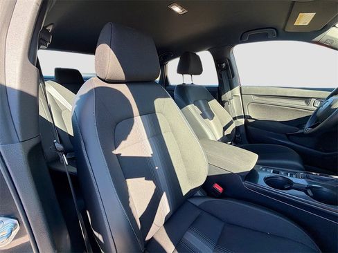 Used 2025 Honda Civic Sport image 25