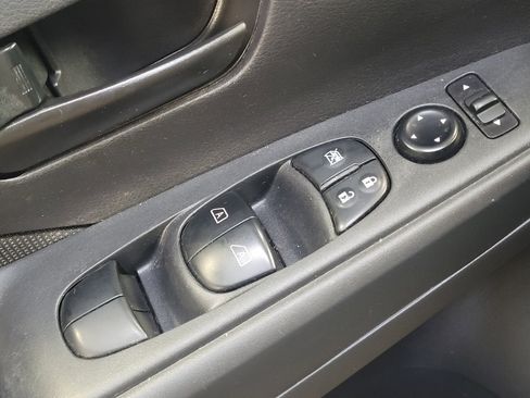 Used 2024 Nissan Kicks S FWD image 27