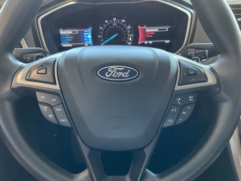 Used 2019 Ford Fusion SE FWD image 11