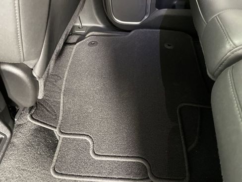 Used 2025 GMC Sierra 1500 SLT image 34