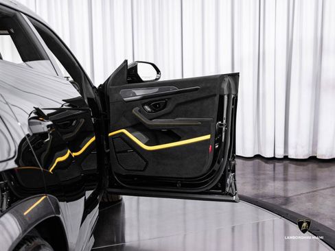 Used 2024 Lamborghini Urus Performante image 37