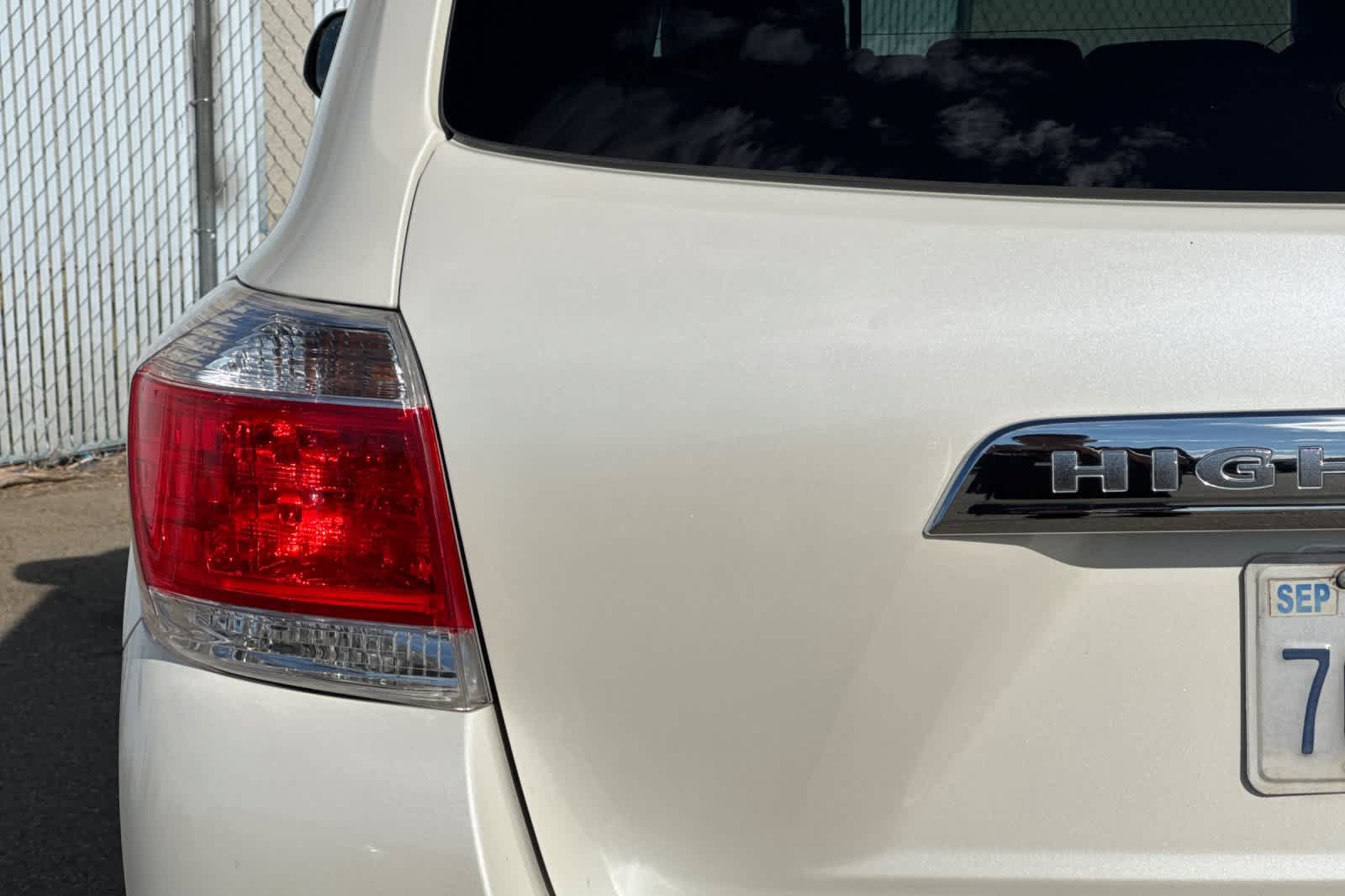 Used 2013 Toyota Highlander SE AWD/4WD image 23
