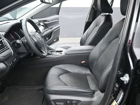 Used 2023 Toyota Camry XSE image 13