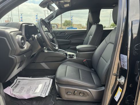 Used 2025 Chevrolet Colorado Trail Boss AWD/4WD image 21