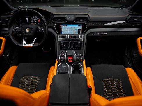 Used 2021 Lamborghini Urus AWD/4WD image 41