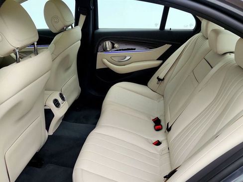 Used 2022 Mercedes-Benz E 350 4MATIC Sedan image 21