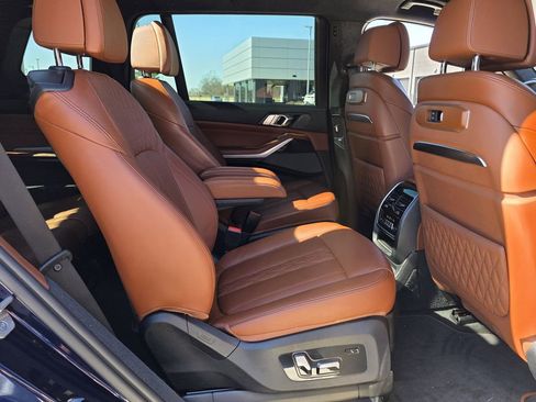 Used 2023 BMW X7 M60i image 32