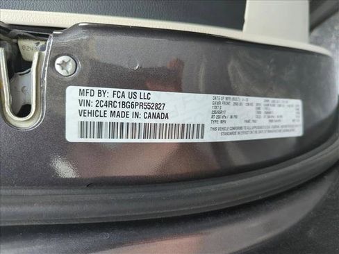 Used 2023 Chrysler Pacifica Touring-L FWD image 24
