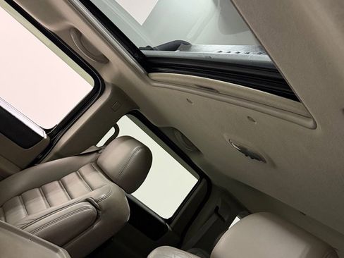 Used 2004 HUMMER H2 w/ Preferred Equipment Group AWD/4WD image 16