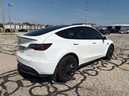 Used 2022 Tesla Model Y Performance AWD/4WD image 6