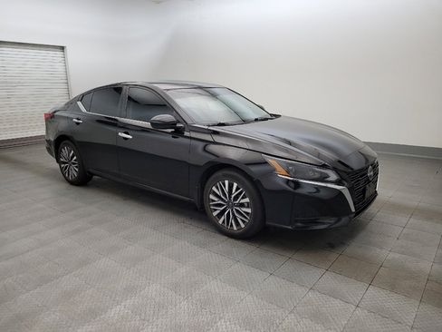 Used 2023 Nissan Altima 2.5 SV AWD/4WD image 11