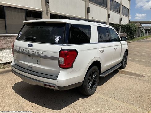 Used 2022 Ford Expedition XLT RWD image 5