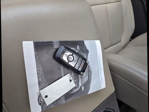 Used 2020 Ford Expedition XLT w/ Equipment Group 202A image 19