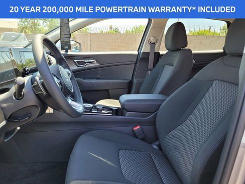 New 2025 Kia Sportage LX image 8