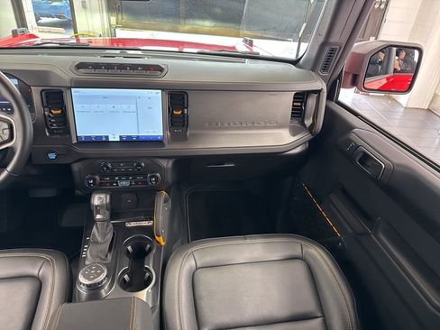 Used 2024 Ford Bronco Badlands w/ Sasquatch Package AWD/4WD image 45