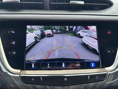 Used 2021 Cadillac XT6 Premium Luxury AWD/4WD image 31