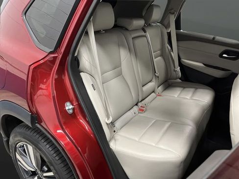 Used 2023 Nissan Rogue SL w/ SL Premium Package image 33