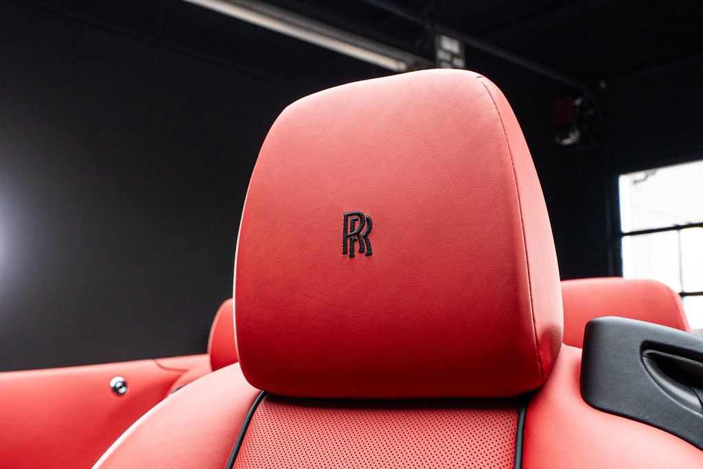 Used 2016 Rolls-Royce Dawn RWD image 31