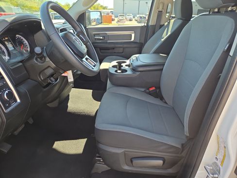 Used 2024 RAM 1500 Classic SLT image 5