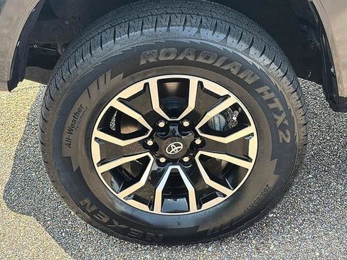Used 2021 Toyota Tacoma TRD Sport AWD/4WD image 49
