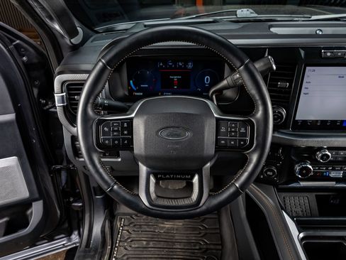 Used 2023 Ford F250 Platinum image 19