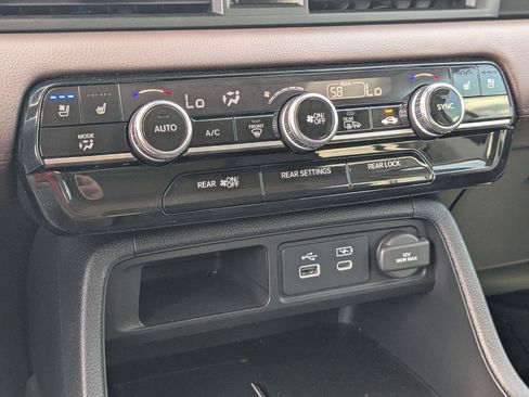 Used 2023 Honda Pilot Elite image 26