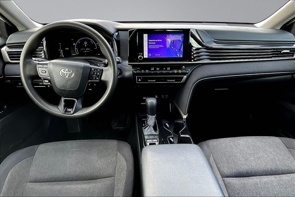 Used 2025 Toyota Camry LE FWD image 8