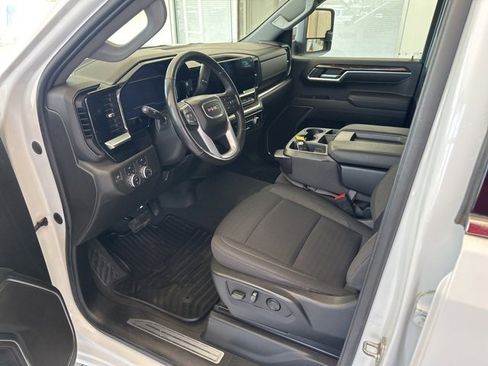 Used 2022 GMC Sierra 1500 SLE image 7