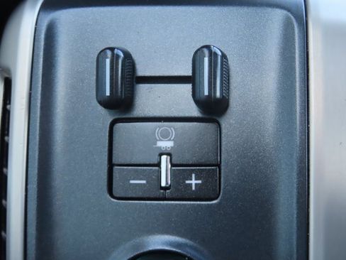 Used 2018 GMC Sierra 1500 Denali image 33