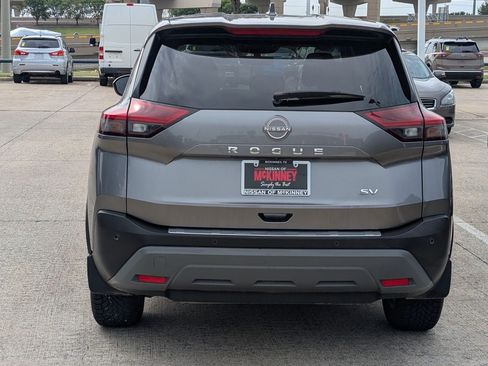 Certified 2023 Nissan Rogue SV FWD image 5