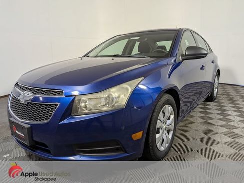 Used 2013 Chevrolet Cruze LS FWD image 3