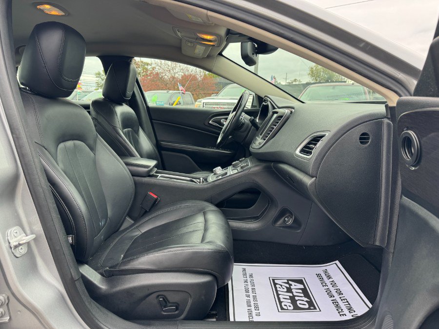 Used 2015 Chrysler 200 C w/ Navigation & Sound Group I FWD image 18