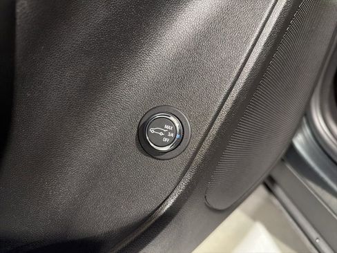 Used 2020 Chevrolet Blazer LT image 26