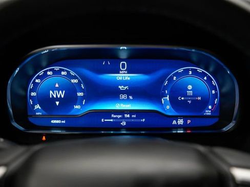 Used 2024 Chevrolet Suburban LT image 33