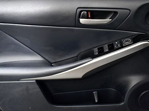 Used 2017 Lexus IS 300 AWD image 14