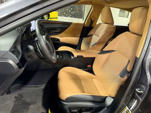 Used 2023 Lexus ES 350 w/ Premium Package FWD image 15