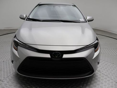 Used 2025 Toyota Corolla LE image 5